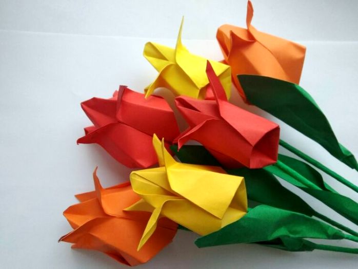 Как делать из бумаги тюльпан