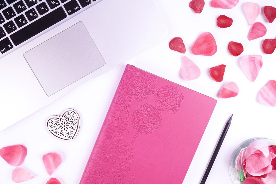 Как красивое написать стихотворение о любви?