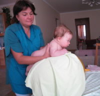 упражнения на фитболе для грудничков в 2-6 мес