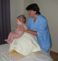 упражнение на фитболе для грудничков