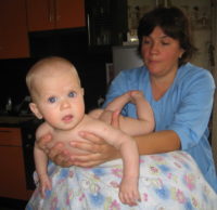 упражнение на фитболе для грудничков