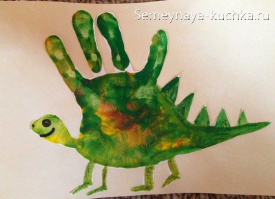 рисование ладошками динозавр