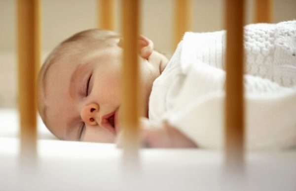 Сколько спит ребенок в 1 месяц